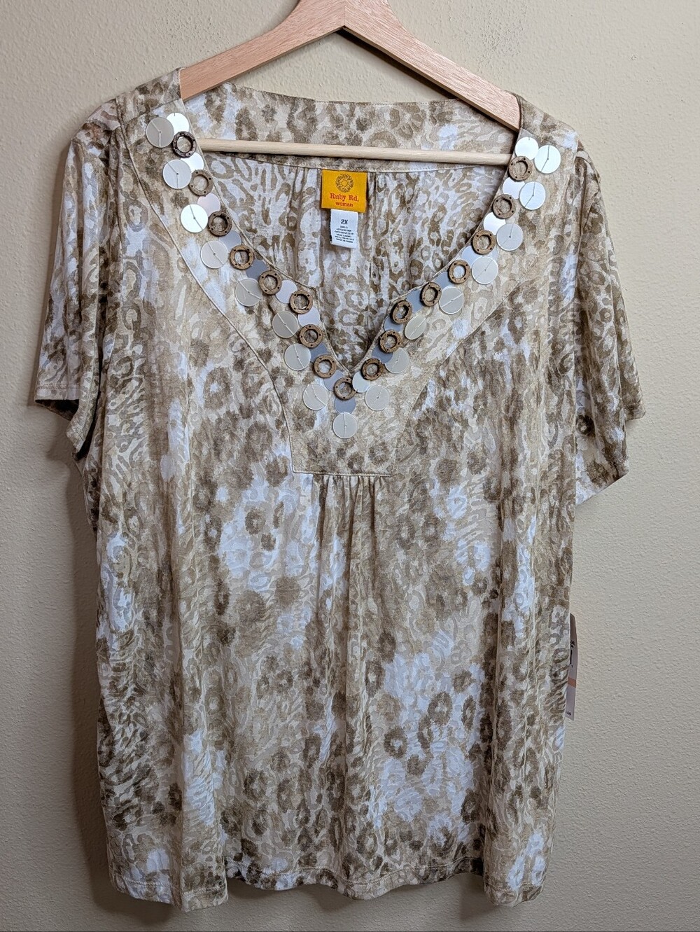 Ruby Rd. Woman NWT Leopard Print Top - Plus Size 2X - Embellished Neckline